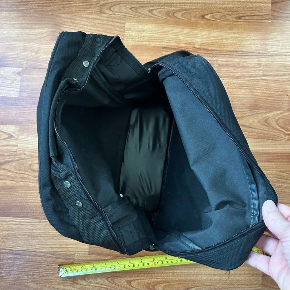 4/$15 One Bay King shoulder bag